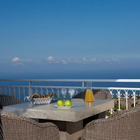 شقة Amalia Exanthia