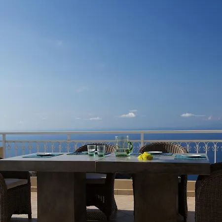 Amalia شقة Exanthia